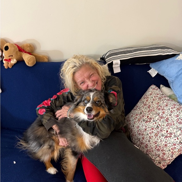 Meet your Posher, Deborah - Picture 2 of 2